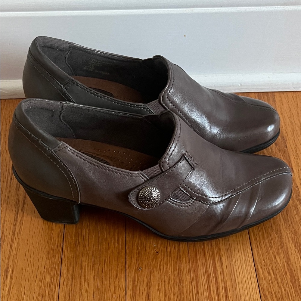 Earth Origins Elegant Brown Women's Heeled Loafers